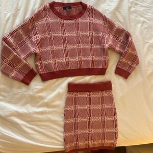 Lulus sweater/skit set